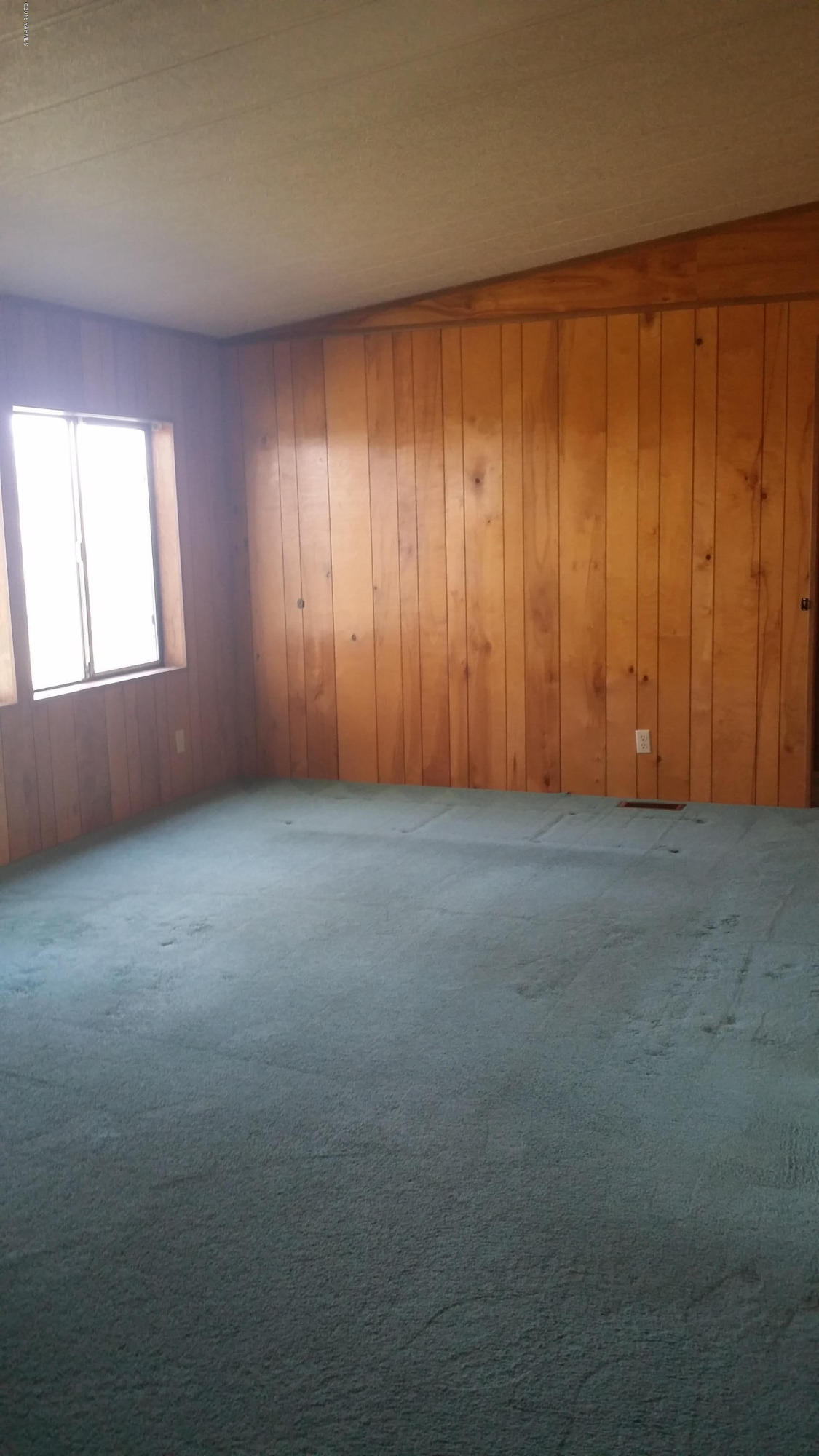 2861 Independence Road Outlook, WA 98938 - Photo 25 of 35 an empty room with windows