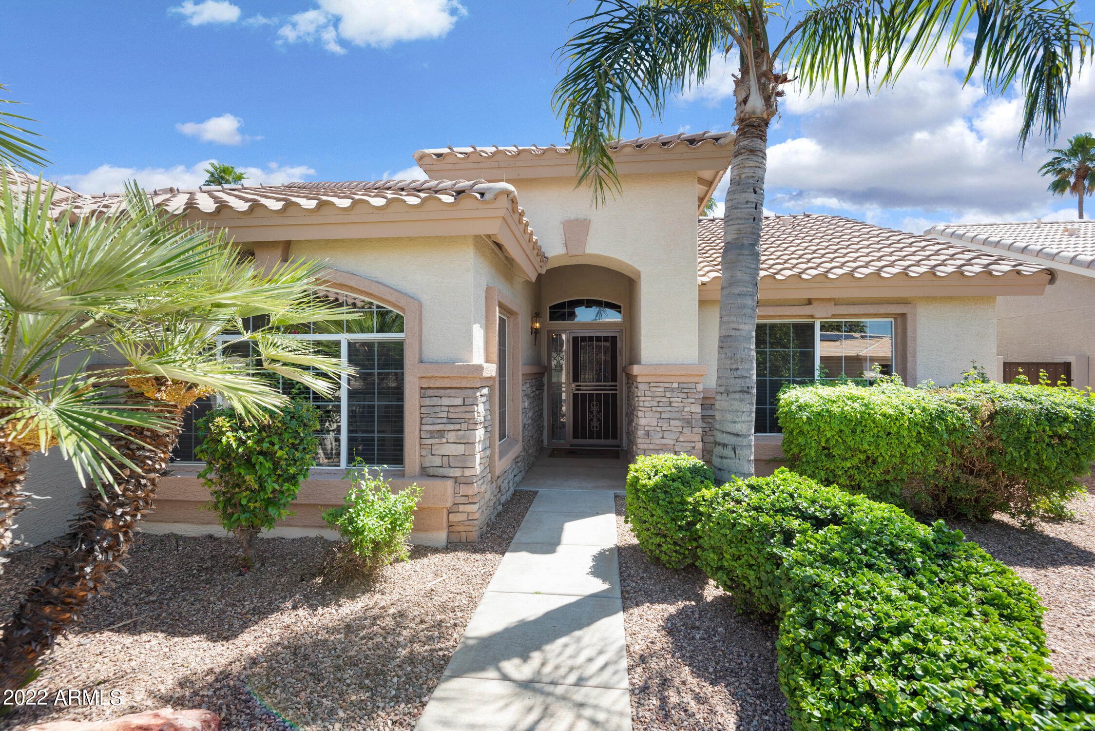 15381 Piccadilly Road Goodyear, AZ 85395 - Photo 4 of 32 Front-of-Home (20)