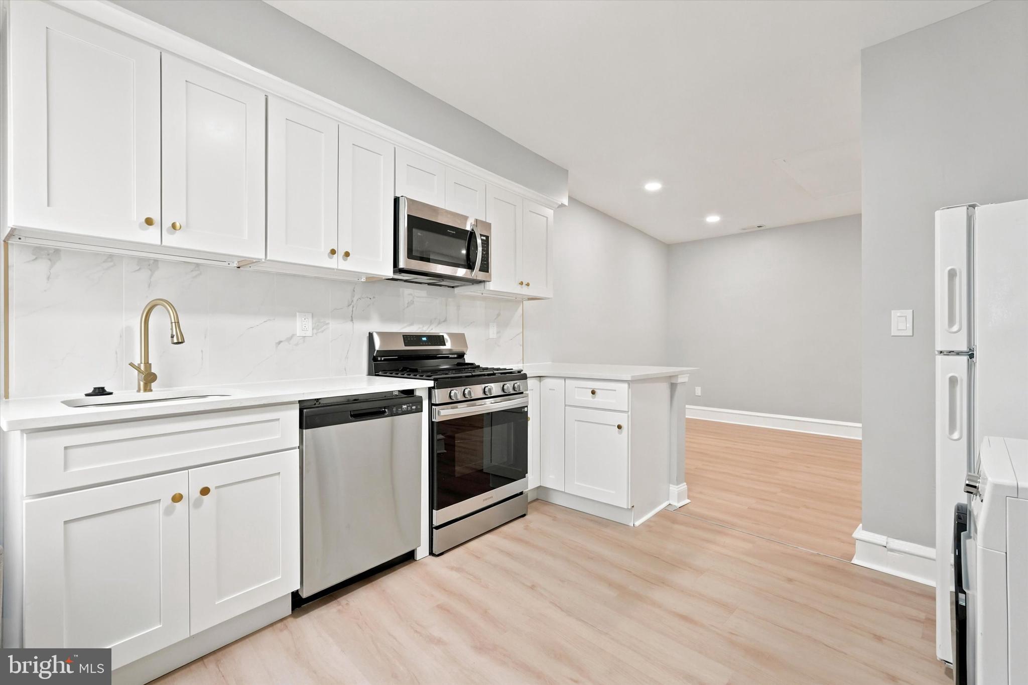 5548 Ridge Avenue Philadelphia, PA 19128 - Photo 2 of 15