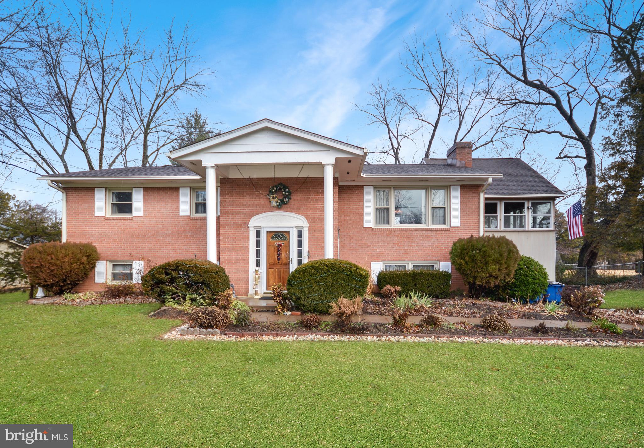 7809 Ontario Road Gainesville, VA 20155 - Photo 1 of 27 Fantastic Home with Lake Views & Access