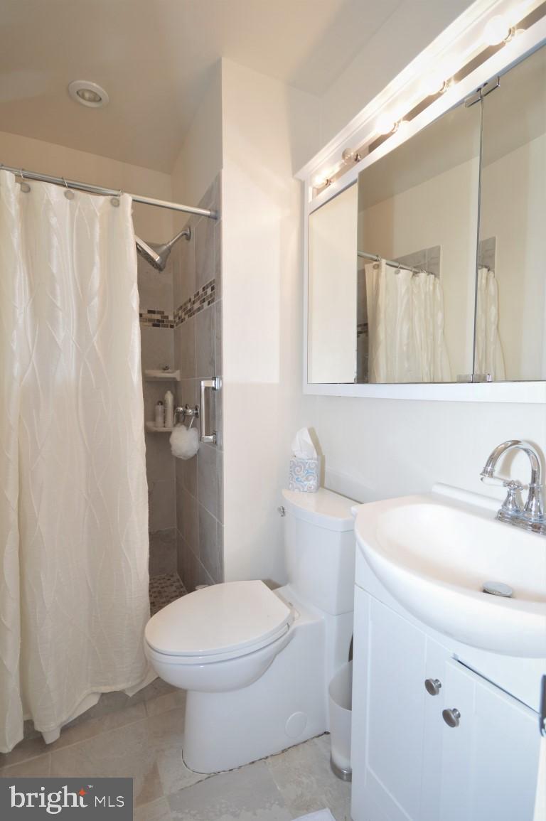 7809 Ontario Road Gainesville, VA 20155 - Photo 14 of 27 Master Bath