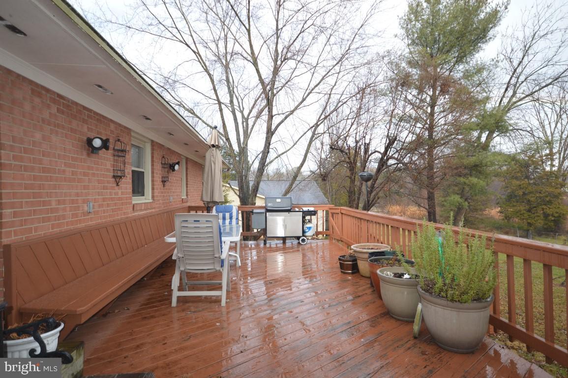 7809 Ontario Road Gainesville, VA 20155 - Photo 27 of 27 Upper Deck
