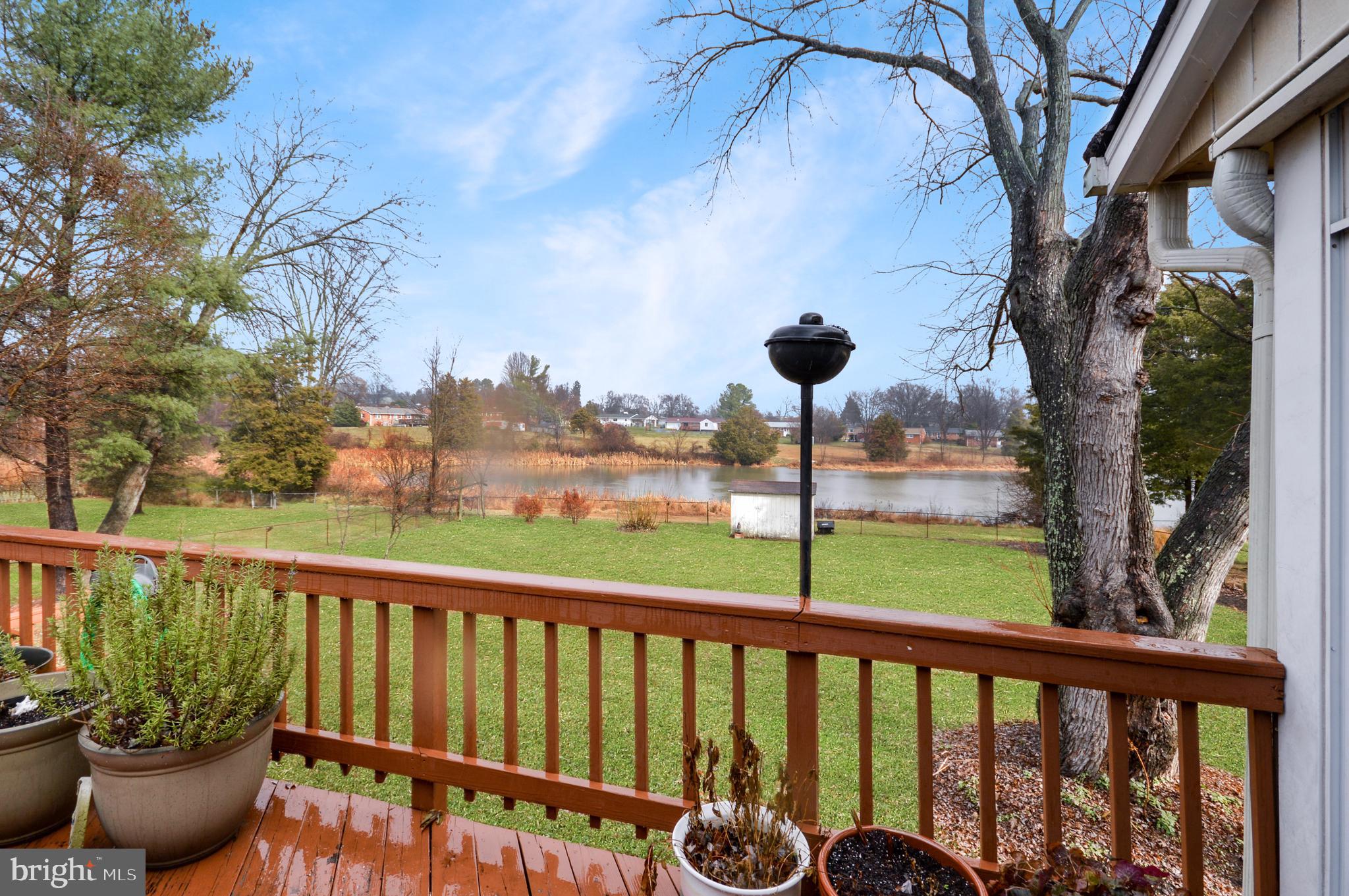 7809 Ontario Road Gainesville, VA 20155 - Photo 4 of 27 Upper Deck with Lake Views
