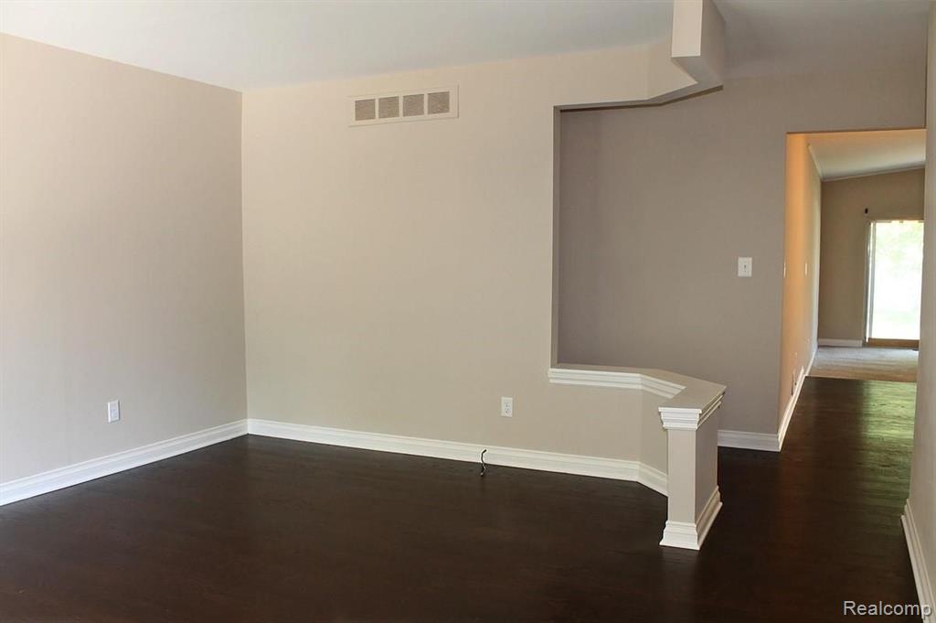 6094 Wedgewood Road Canton, MI 48187 - Photo 8 of 56