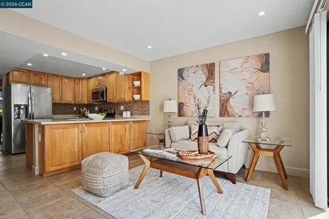 $1,149,000 | 210 Carob Lane, Alameda, CA 94502