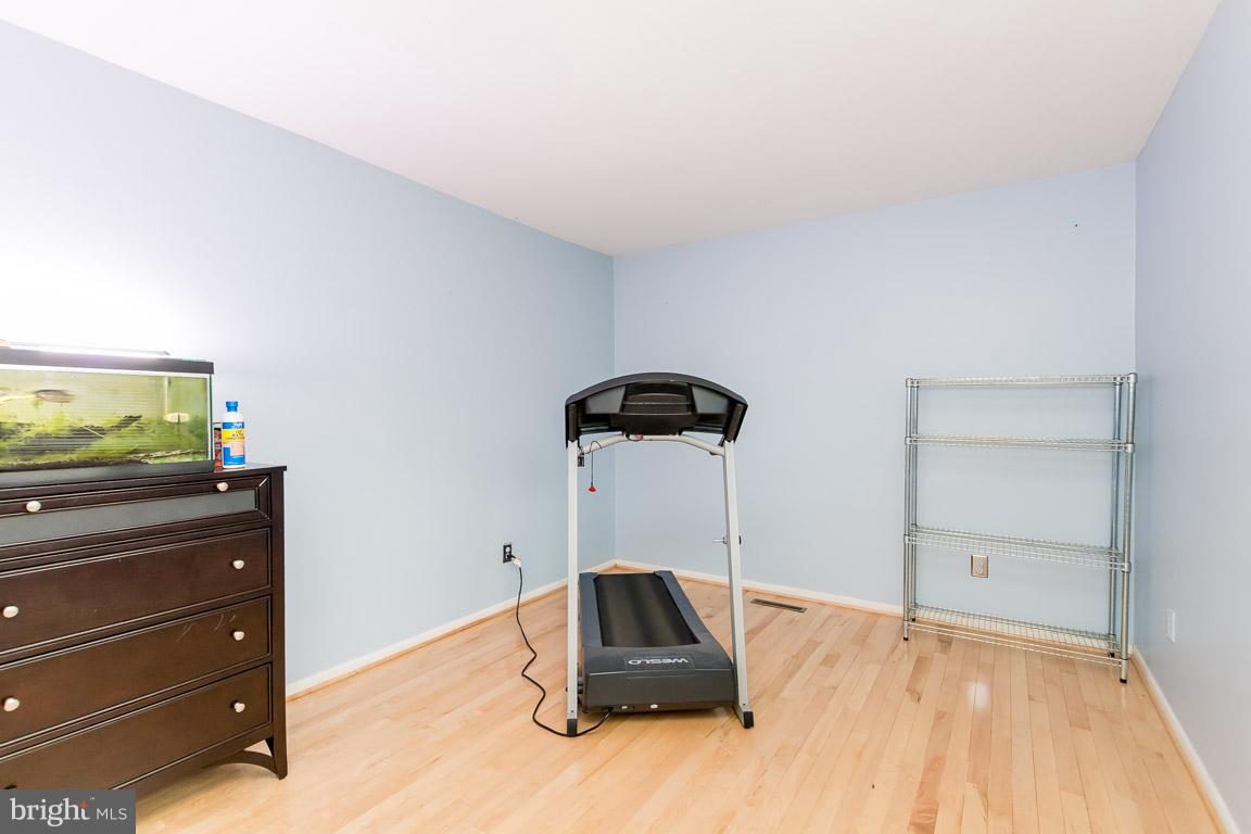 288 East Padonia Road Cockeysville, MD 21030 - Photo 23 of 30 Huge bedroom.