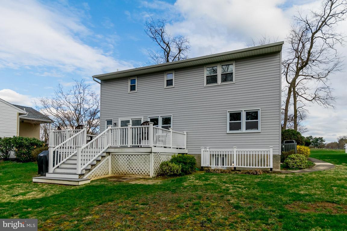 288 East Padonia Road Cockeysville, MD 21030 - Photo 28 of 30 Deck and basement walkup