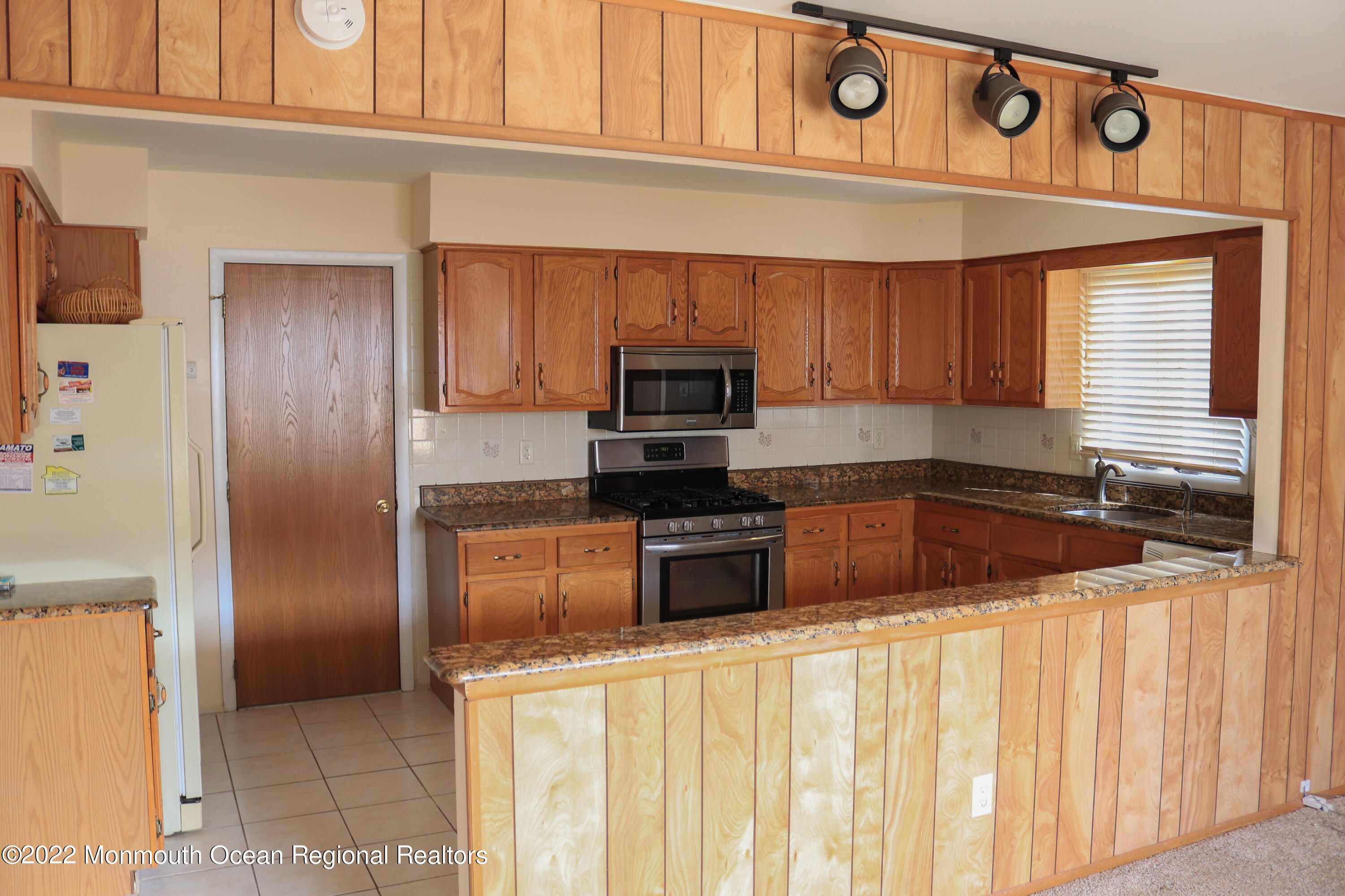 22 Mapleton Road Toms River, NJ 08757 - Photo 31 of 42 030