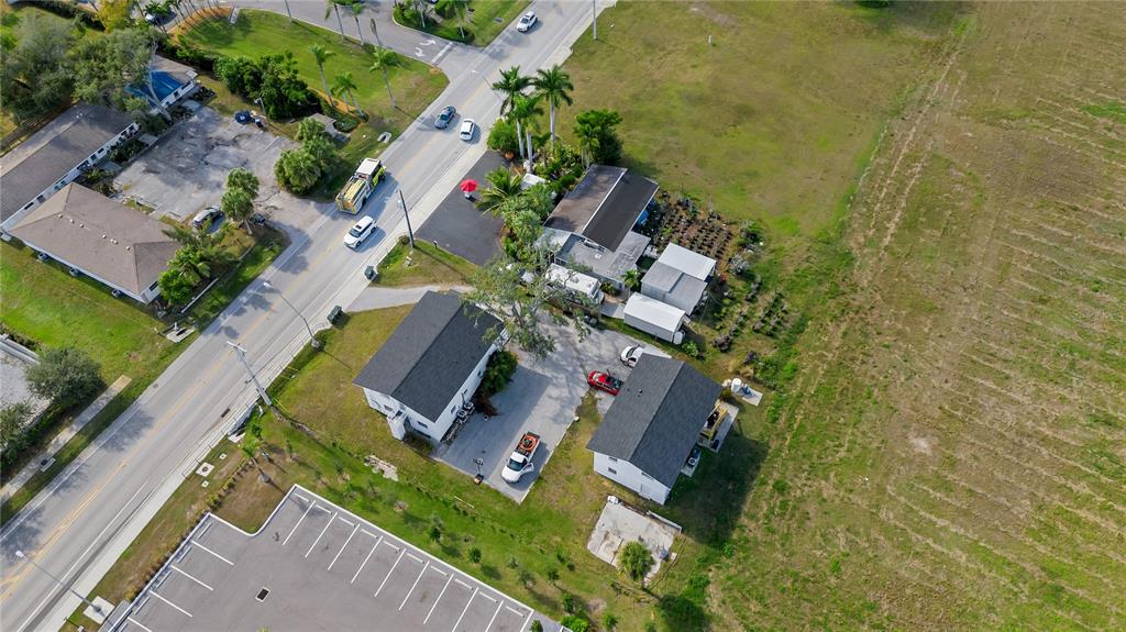 210 Albee Road West Nokomis, FL 34275 - Photo 4 of 48 Gallery Image 4