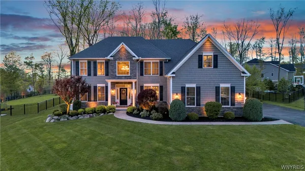 $1,175,000 | 6 Hidden Oak Court, Orchard Park, NY 14127