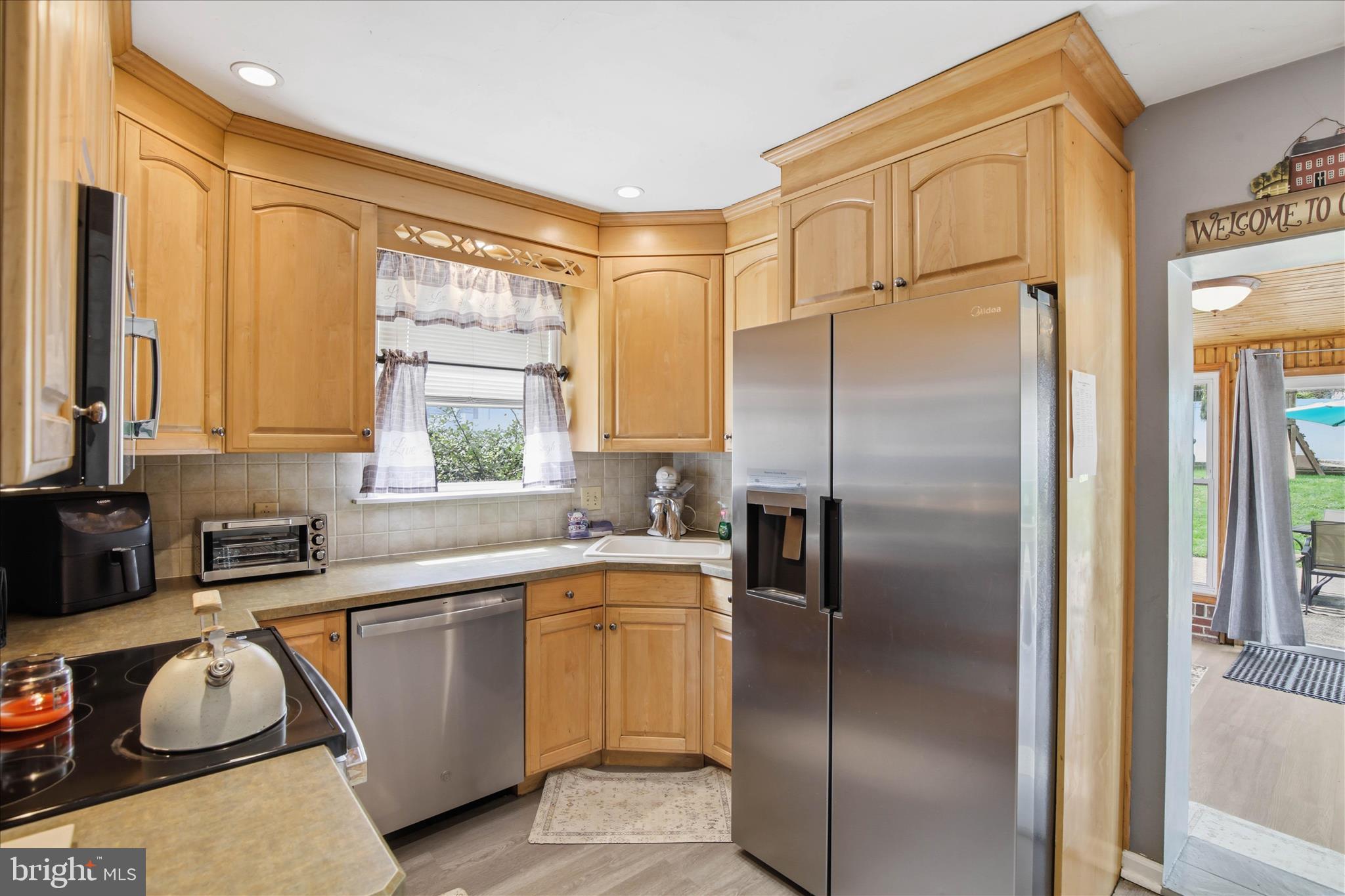 20 North Malin Road Broomall, PA 19008 - Photo 6 of 25