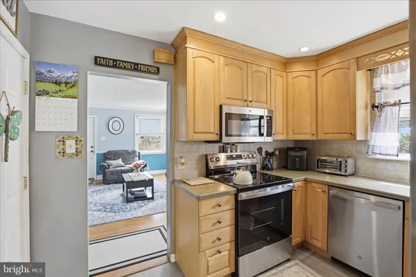 $489,900 | 20 North Malin Road, Broomall, PA 19008