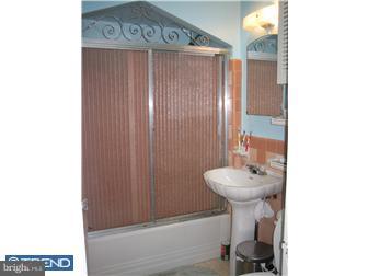 5618 Rosehill Street Philadelphia, PA 19120 - Photo 8 of 9