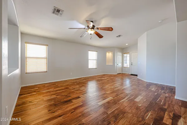 $2,200 | 7423 West Pueblo Avenue, Phoenix, AZ 85043