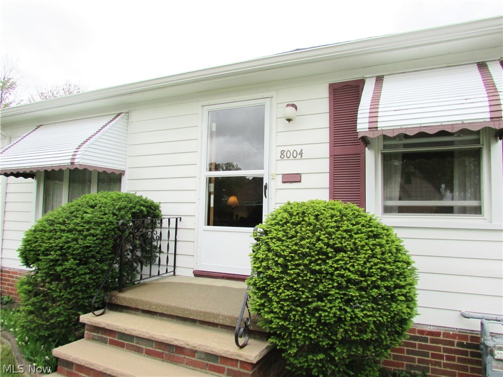 8004 Spring Garden Road Cleveland, OH 44129 - Photo 2 of 18 Gallery Image 2