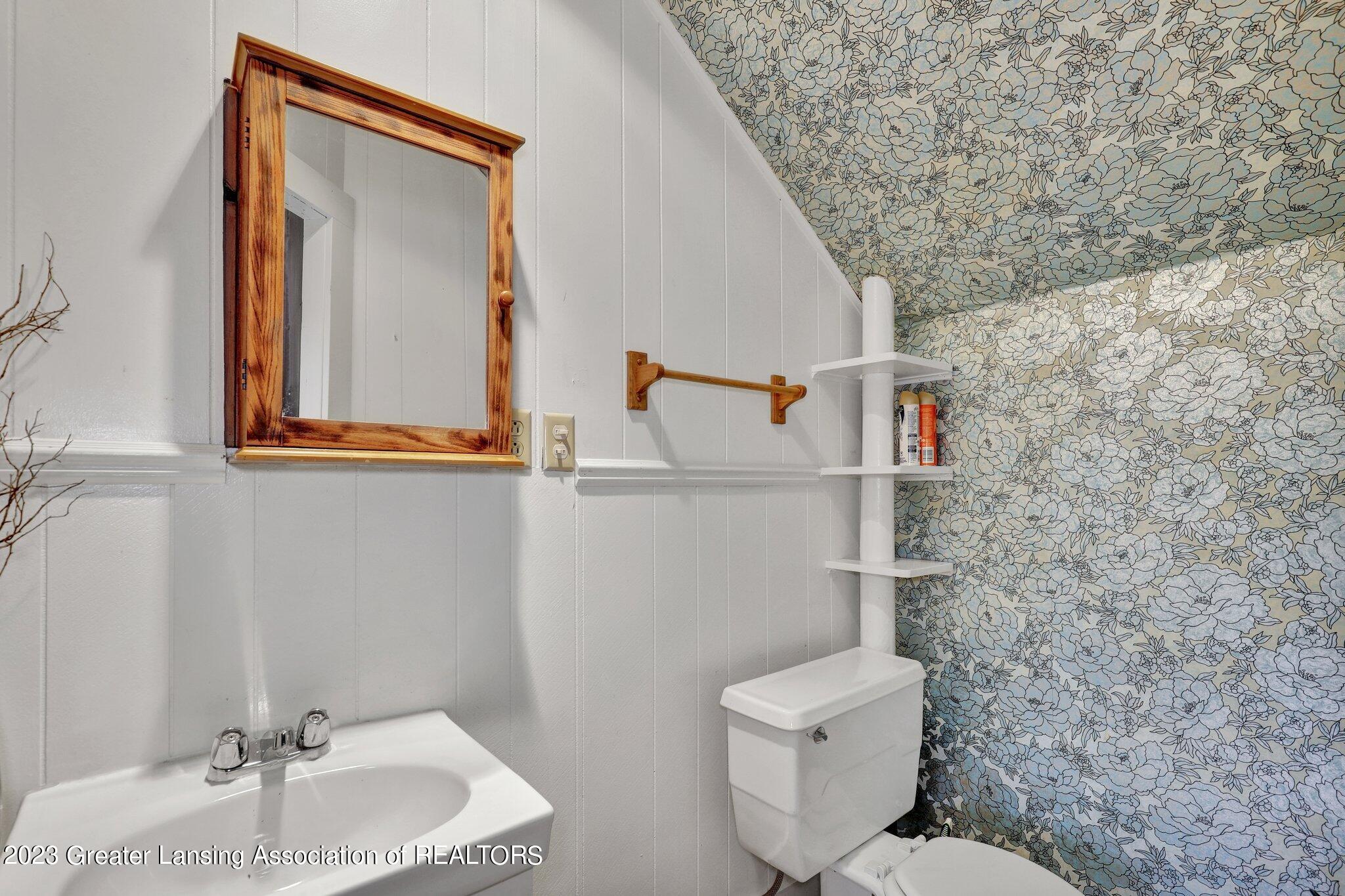3725 Meridian Road Okemos, MI 48864 - Photo 27 of 28 18-web-or-mls-Open Ended Media-17