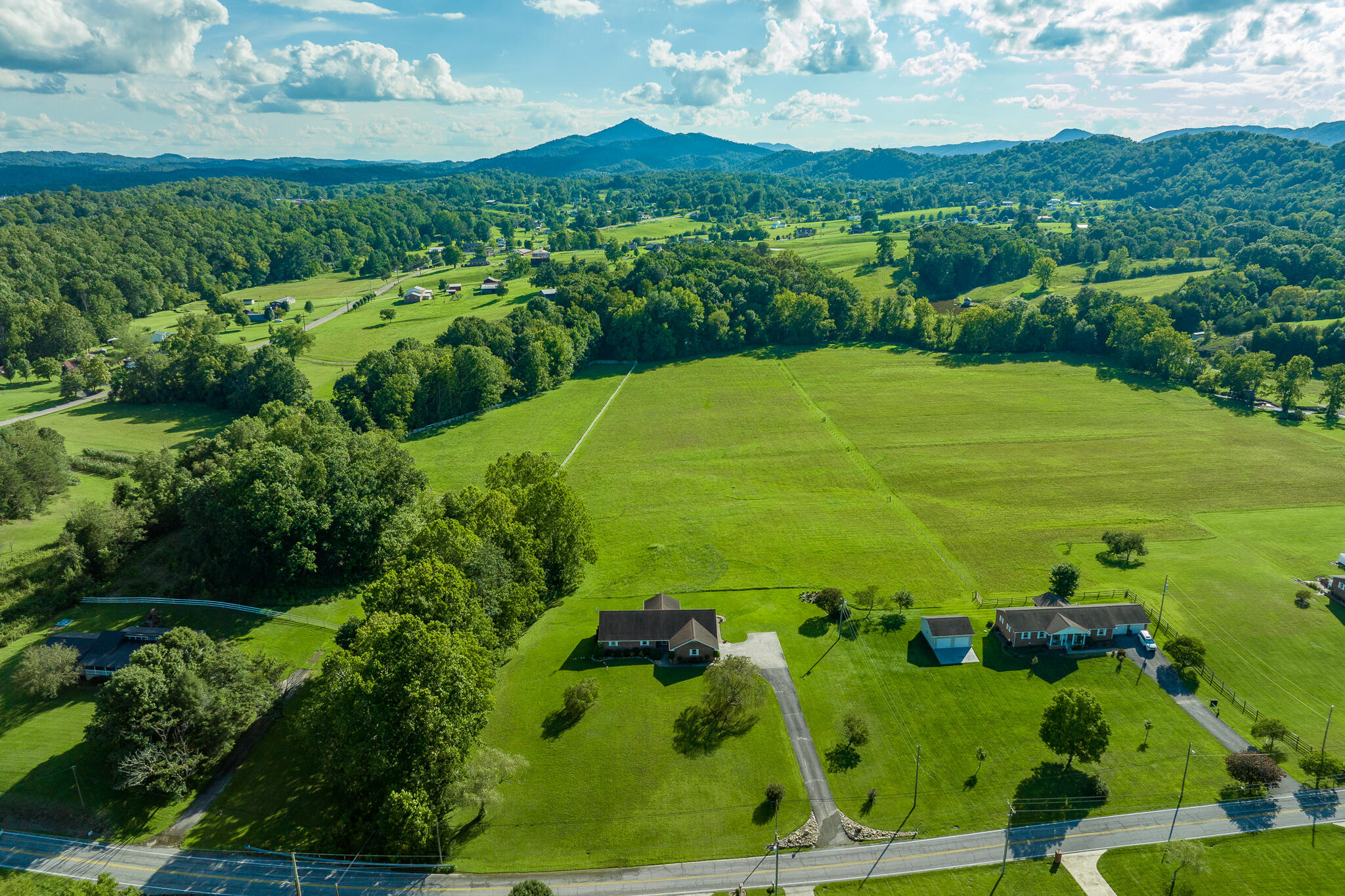 3419 Potato Hill Road Kingsport, TN 37660 - Photo 3 of 70 3419 Potato Hill Rd (2 of 102)
