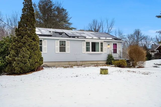 $495,000 | 82 Monroe Street, Amesbury, MA 01913