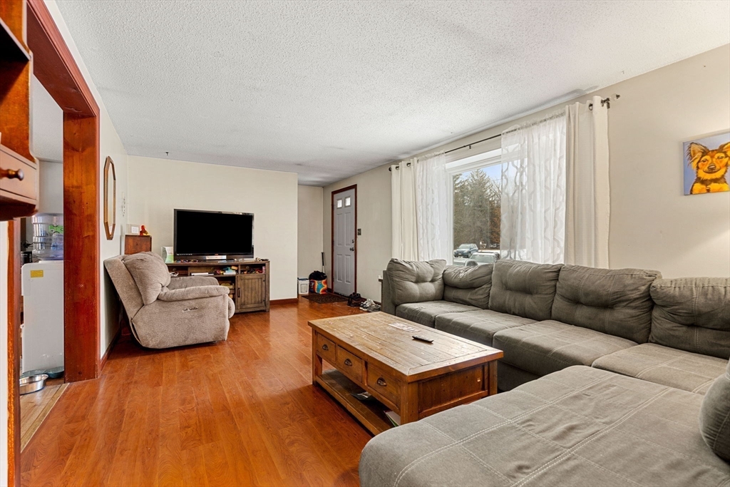 82 Monroe Street Amesbury, MA 01913 - Photo 11 of 24