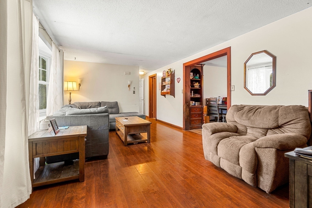 82 Monroe Street Amesbury, MA 01913 - Photo 13 of 24