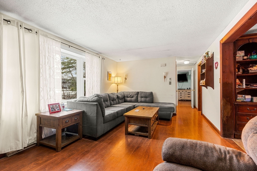 82 Monroe Street Amesbury, MA 01913 - Photo 15 of 24