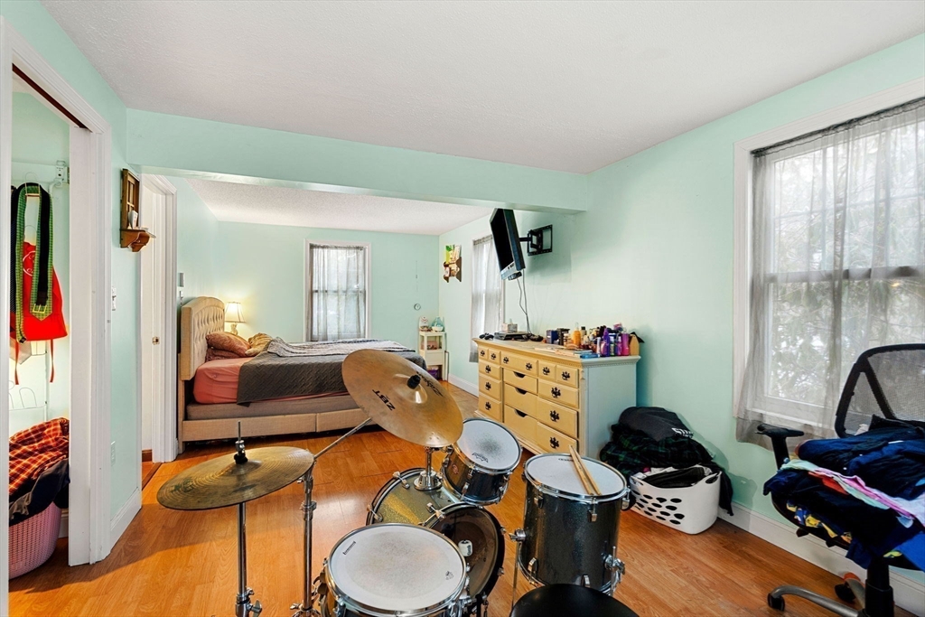 82 Monroe Street Amesbury, MA 01913 - Photo 16 of 24