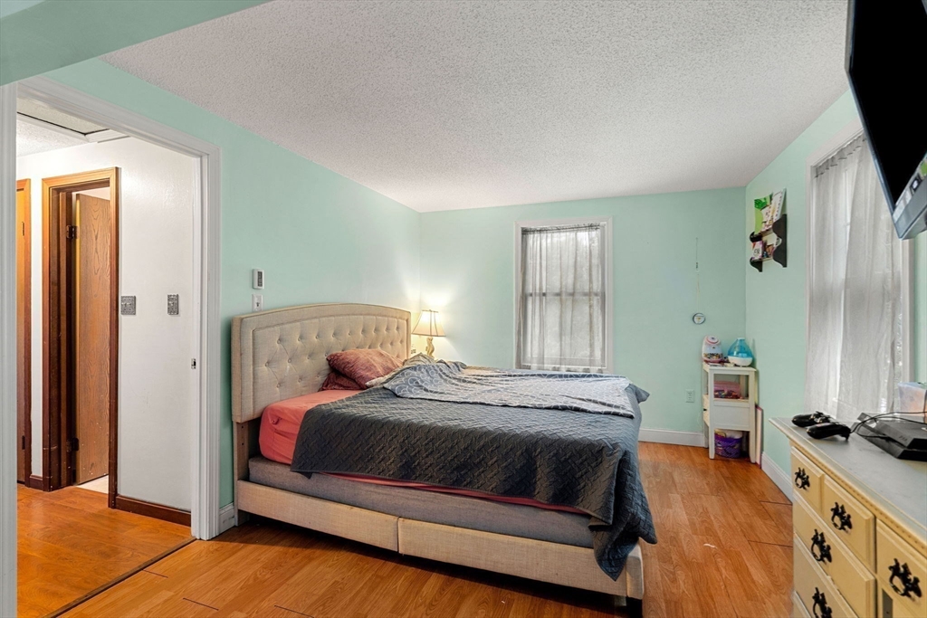 82 Monroe Street Amesbury, MA 01913 - Photo 18 of 24