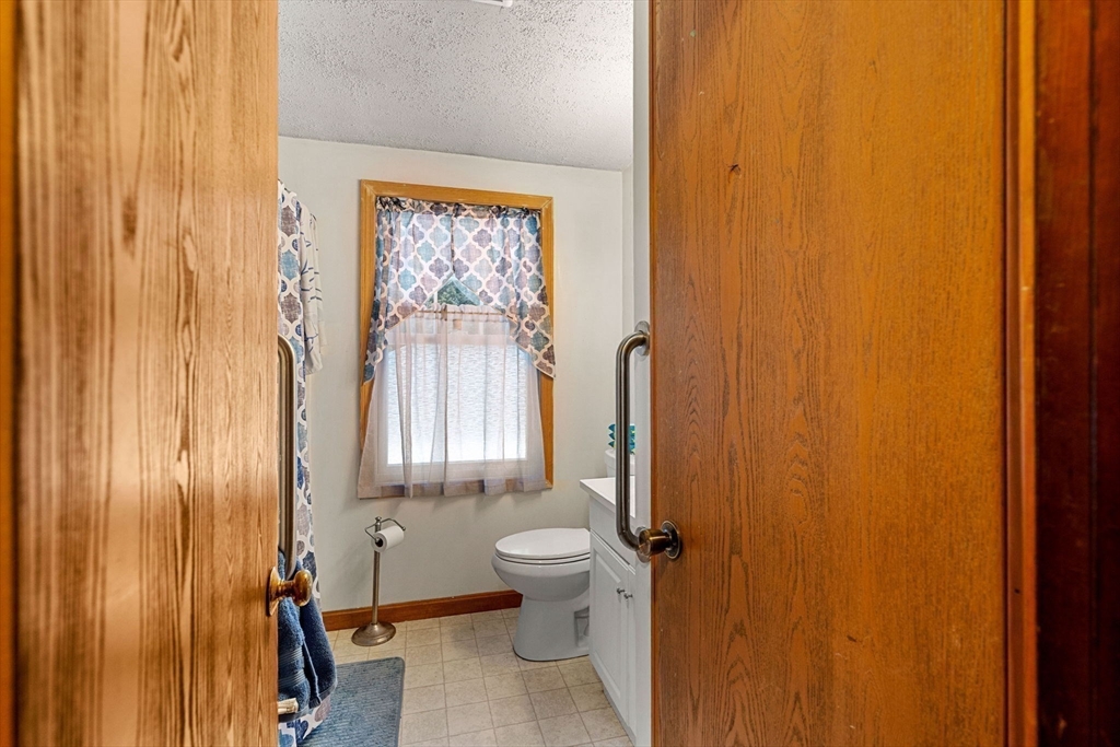 82 Monroe Street Amesbury, MA 01913 - Photo 21 of 24