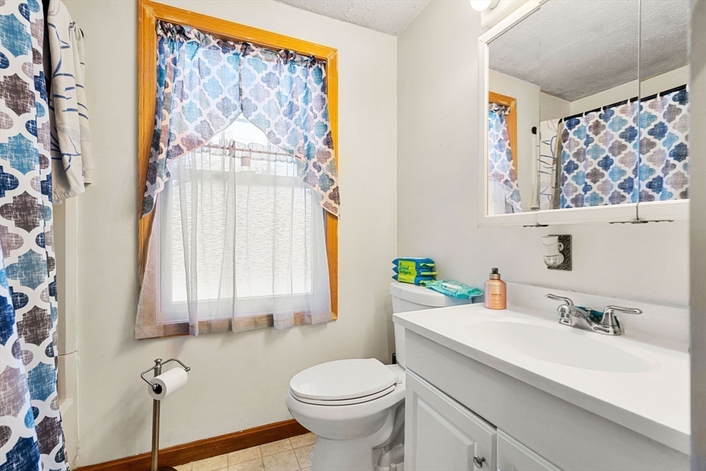 82 Monroe Street Amesbury, MA 01913 - Photo 22 of 24