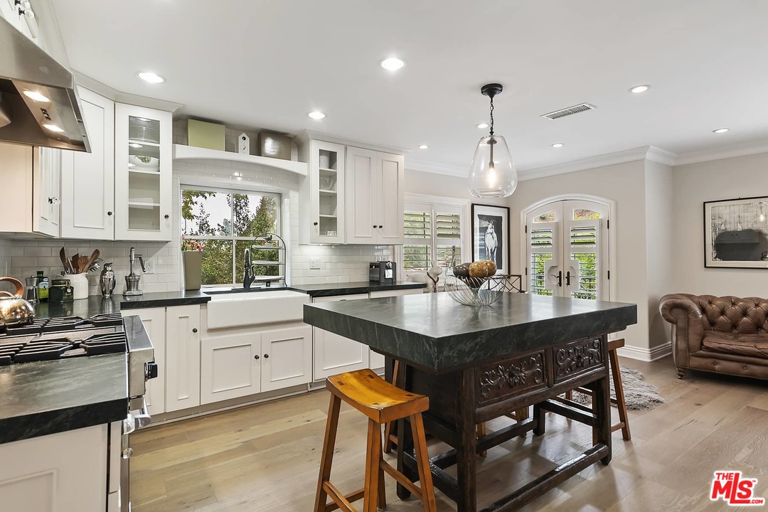 2150 Outpost Drive Los Angeles, CA 90068 - Photo 13 of 39