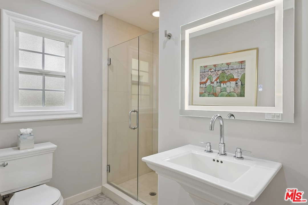 2150 Outpost Drive Los Angeles, CA 90068 - Photo 19 of 39