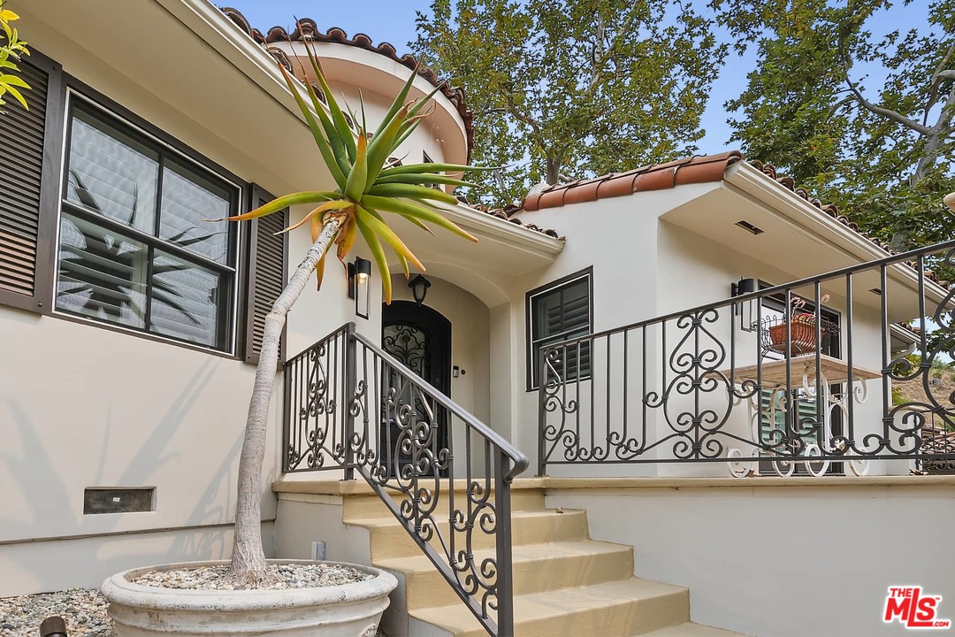 2150 Outpost Drive Los Angeles, CA 90068 - Photo 2 of 39