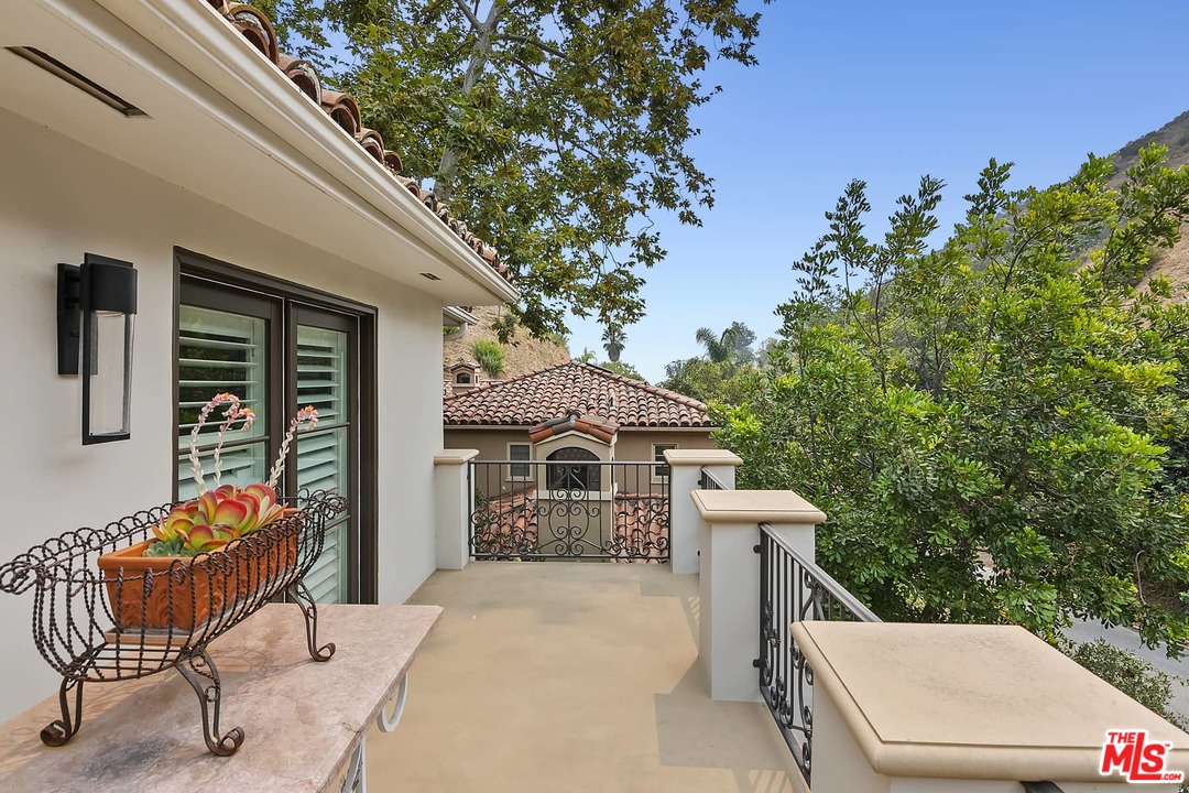 2150 Outpost Drive Los Angeles, CA 90068 - Photo 3 of 39