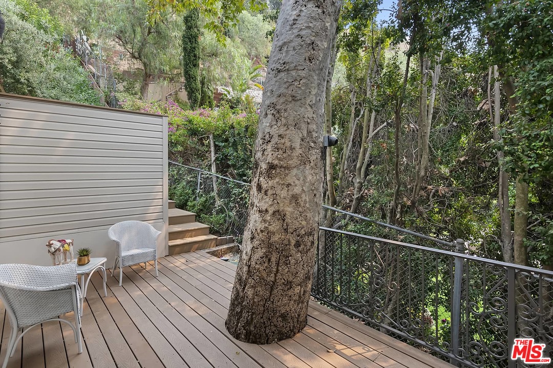 2150 Outpost Drive Los Angeles, CA 90068 - Photo 36 of 39