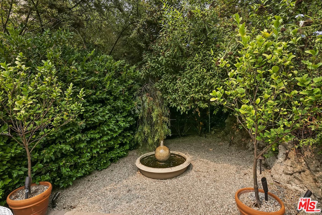 2150 Outpost Drive Los Angeles, CA 90068 - Photo 9 of 39