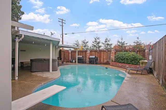 $689,000 | 1580 Michael Way, Turlock, CA 95382