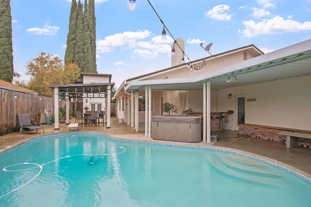 $689,000 | 1580 Michael Way, Turlock, CA 95382