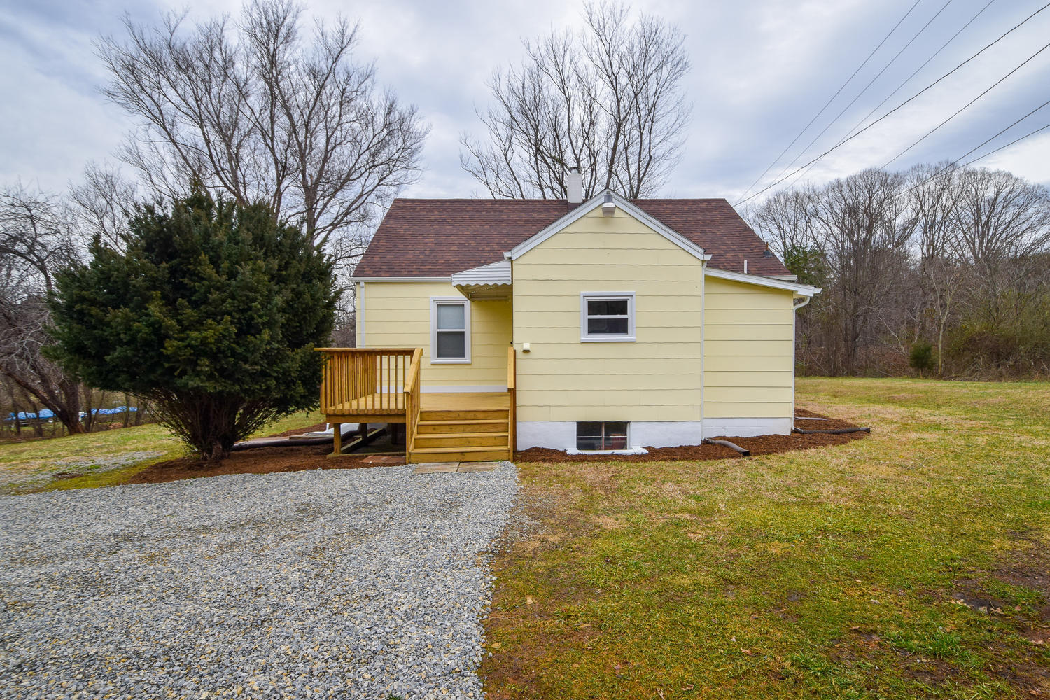 3185 Jae Valley Road Roanoke, VA 24014 - Photo 17 of 23 3185 Jae Valley Rd Roanoke VA-large-017-