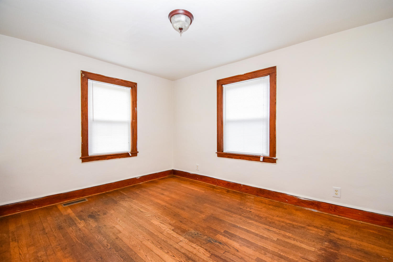 3185 Jae Valley Road Roanoke, VA 24014 - Photo 8 of 23 3185 Jae Valley Rd Roanoke VA-large-008-
