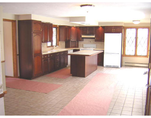 32 Doyle Road Holden, MA 01520 - Photo 3 of 11 Gallery Image 3