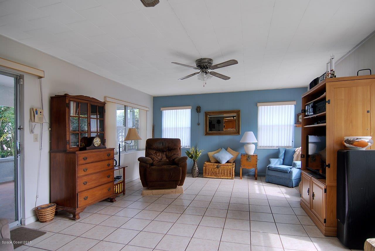 1804 Pinewood Road Melbourne, FL 32934 - Photo 8 of 14 family (18)