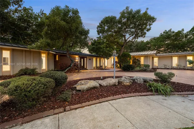 $2,600,000 | 19860 Northeast 24th Court, Miami, FL 33180