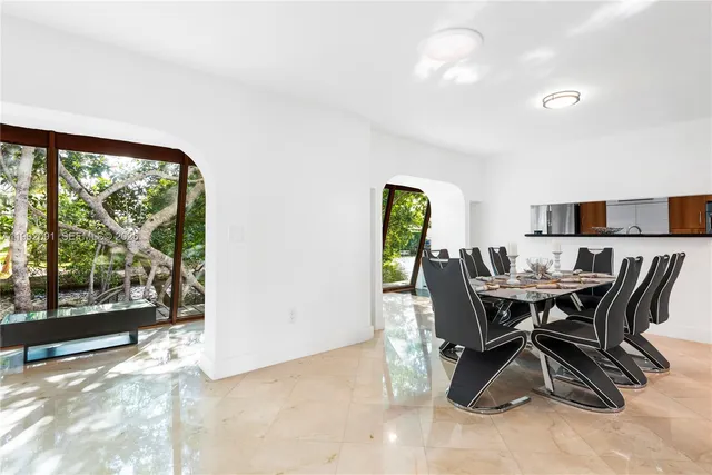 $2,600,000 | 19860 Northeast 24th Court, Miami, FL 33180