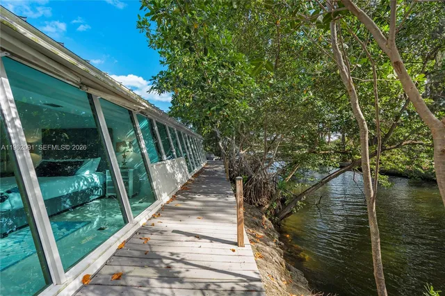 $2,600,000 | 19860 Northeast 24th Court, Miami, FL 33180