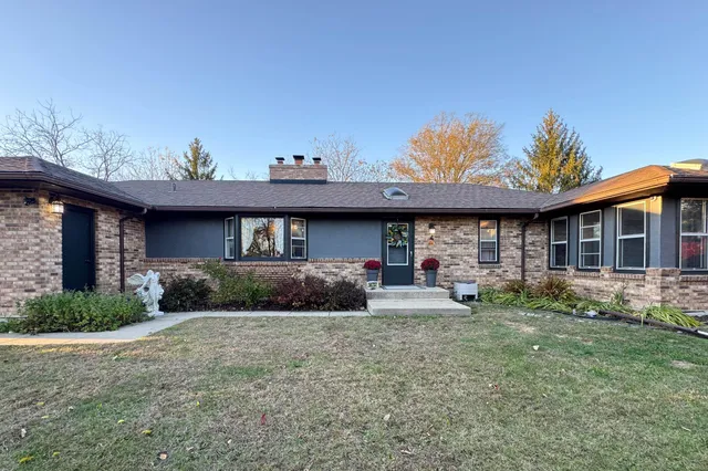 $329,000 | 14737 Manor Drive, South Beloit, IL 61080