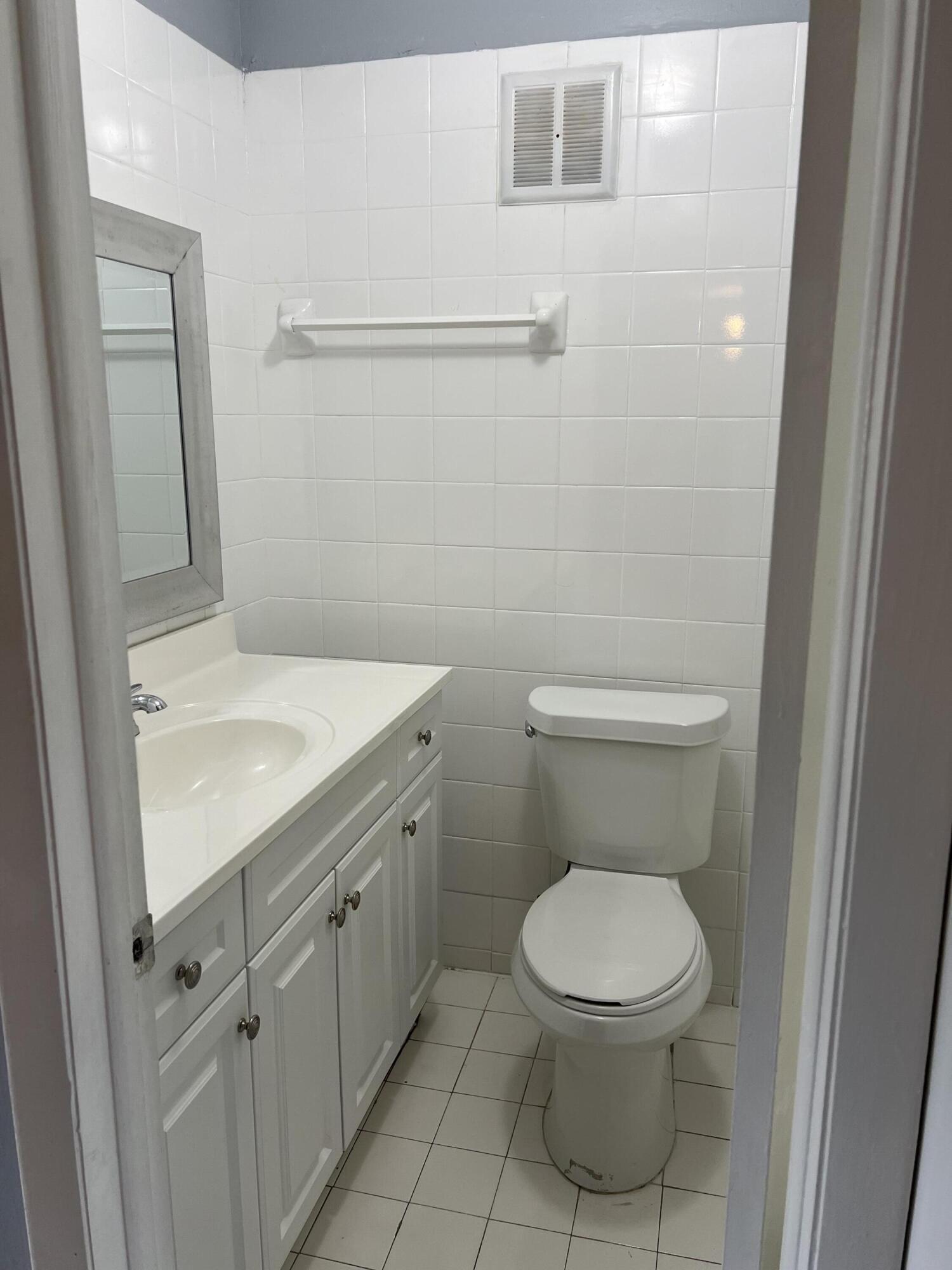 20 Southwest 108th Avenue, Unit F4 Sweetwater, FL 33174 - Photo 16 of 20 IMG_3797