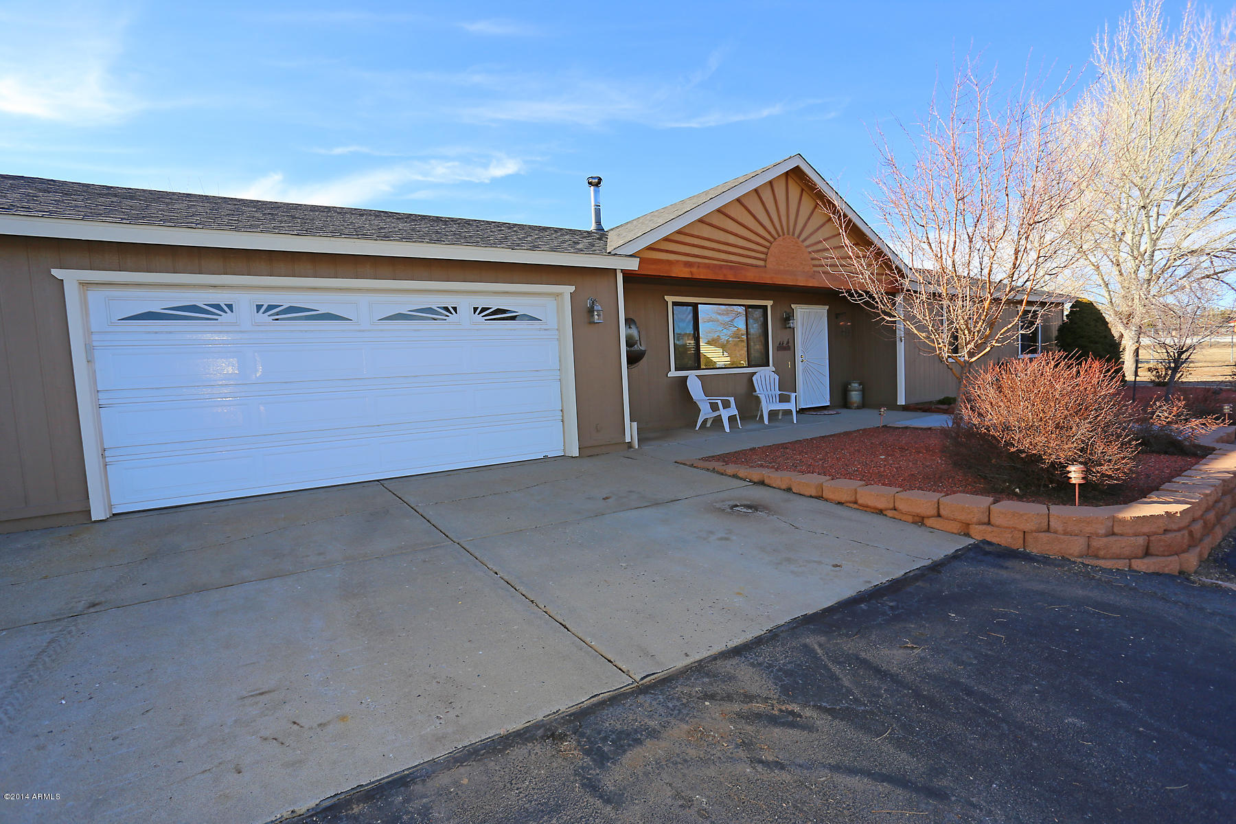11240 Rodeo Road Flagstaff, AZ 86004 - Photo 3 of 11 2-car garage