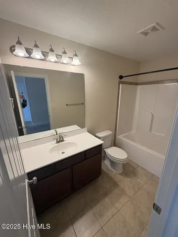 $2,300 | 304 Little Egret Lane, Swansboro, NC 28584