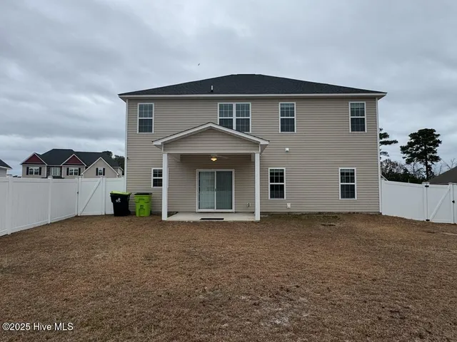 $2,300 | 304 Little Egret Lane, Swansboro, NC 28584