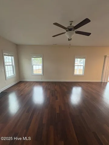 $2,300 | 304 Little Egret Lane, Swansboro, NC 28584